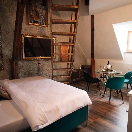 Madam S Boa Apartment